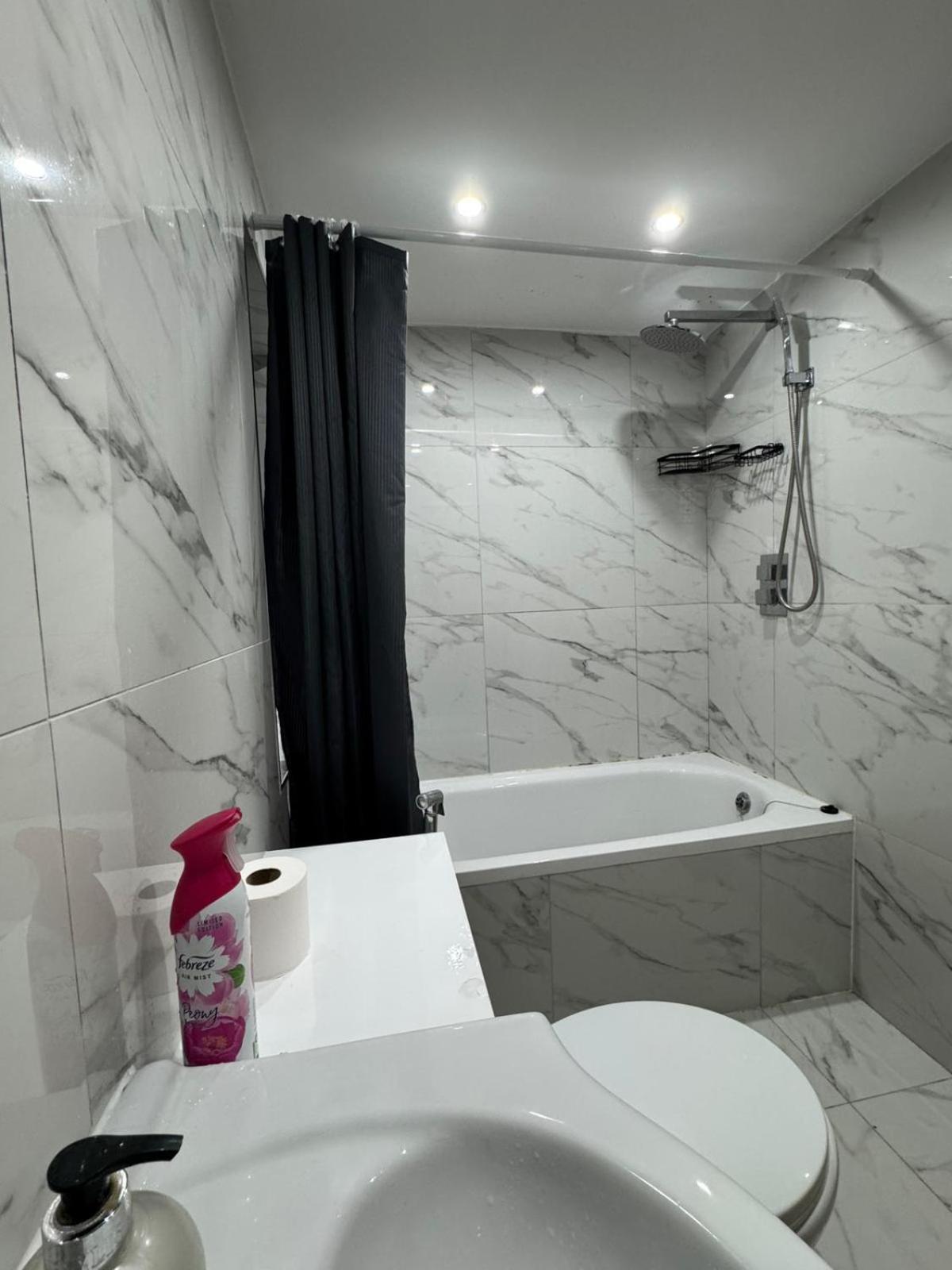 Perfect Stay Near Manchester Airport وايثن شاو المظهر الخارجي الصورة
