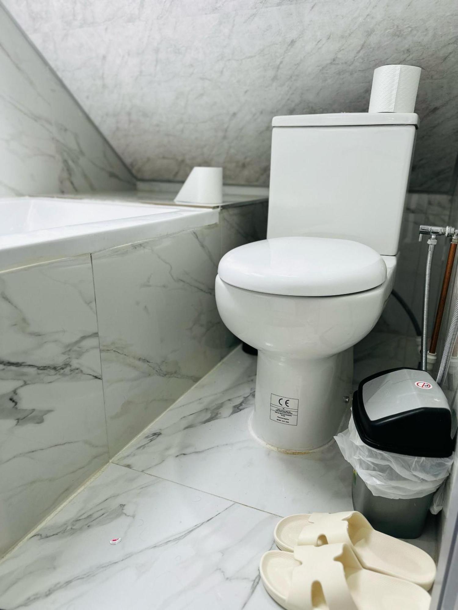 Perfect Stay Near Manchester Airport وايثن شاو الغرفة الصورة