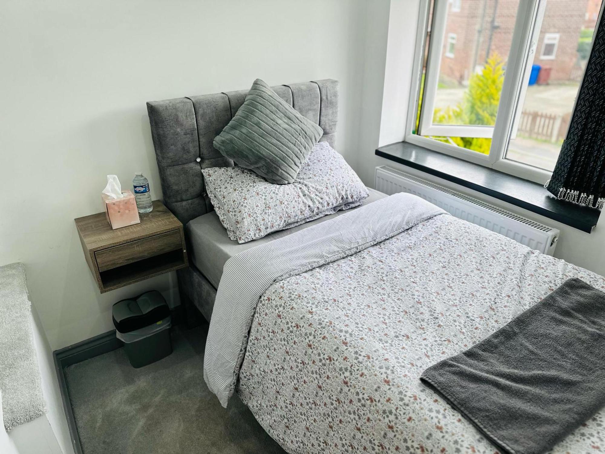 Perfect Stay Near Manchester Airport وايثن شاو الغرفة الصورة